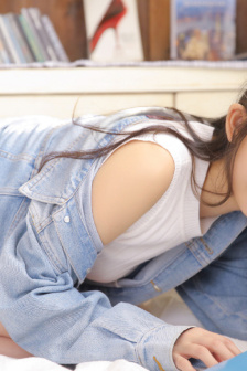 《漂亮的女邻居》三级